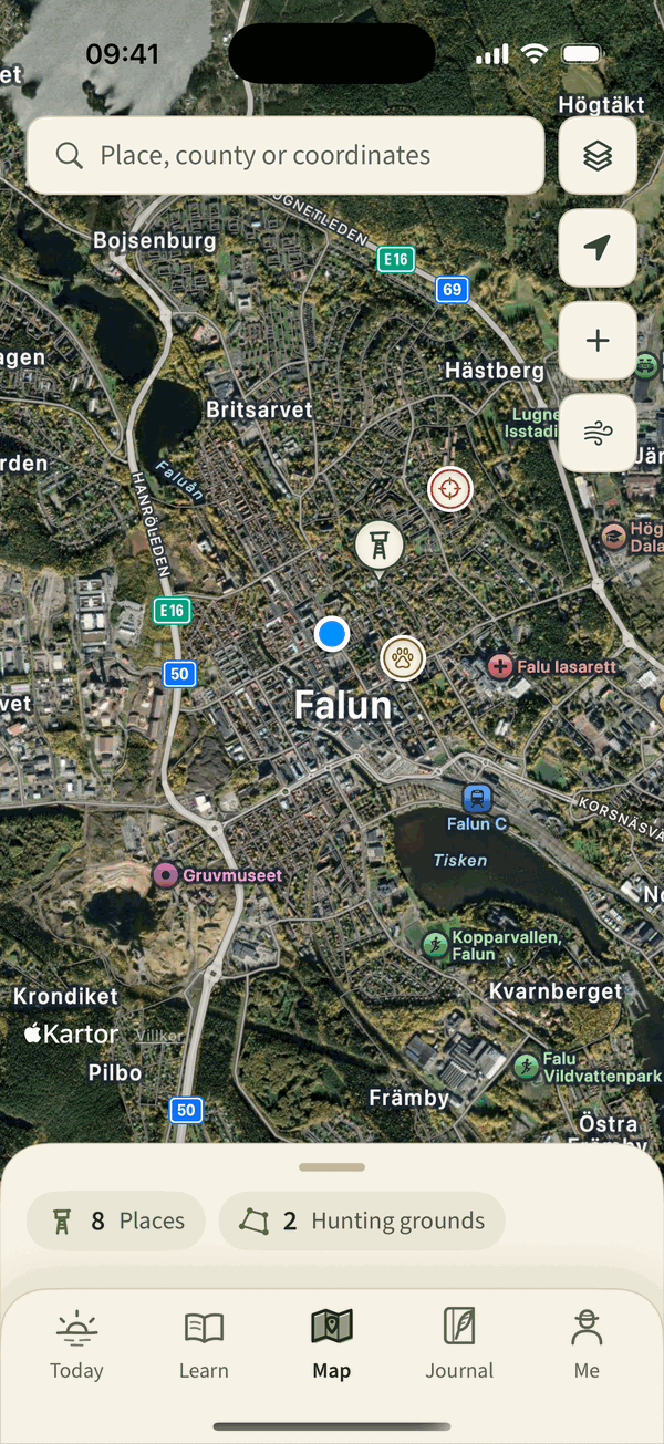 The map in the app: satellite view with your places and your hunting grounds